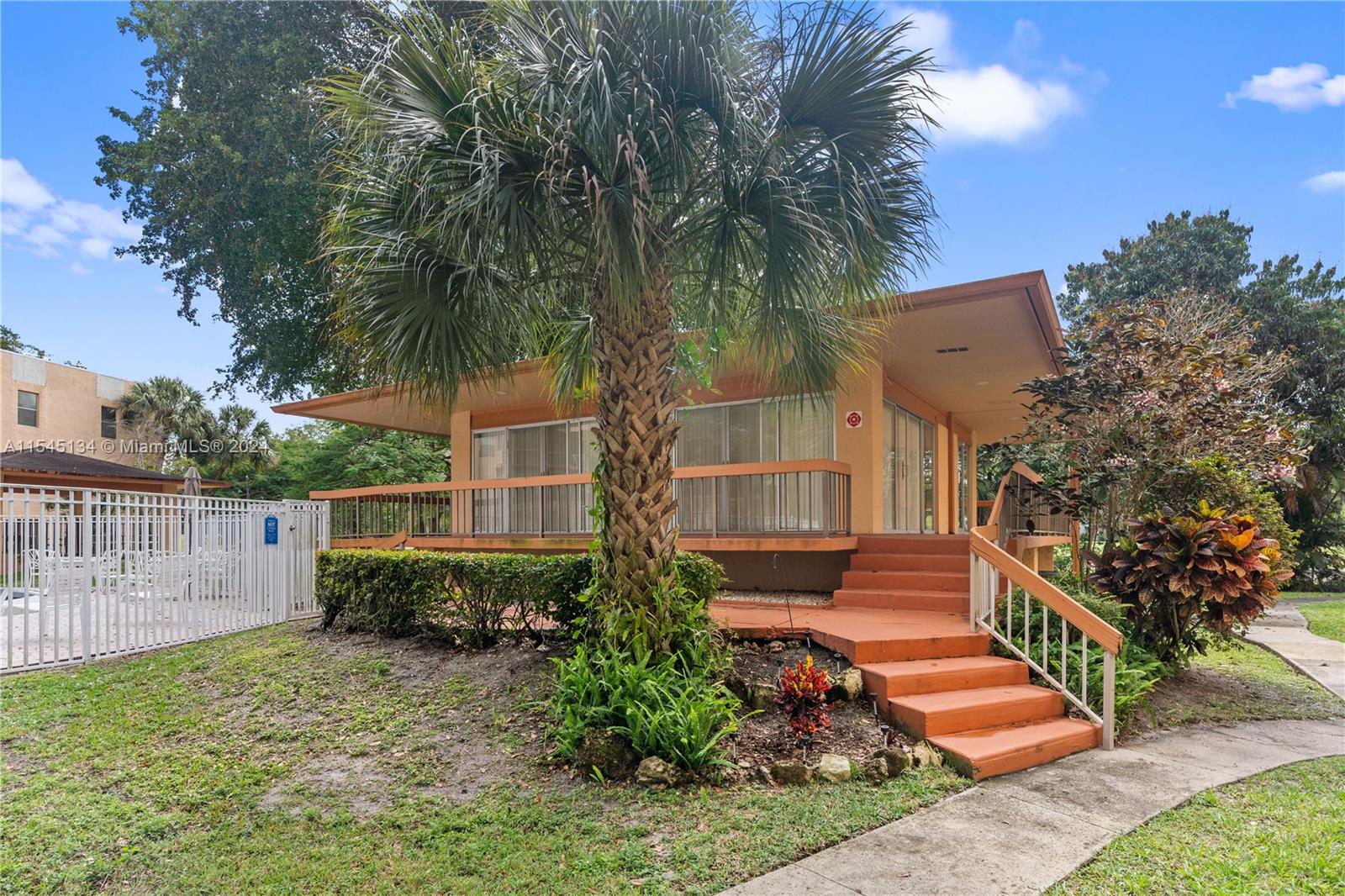 8400 Lagos De Campo Blvd 312, Tamarac, Florida 33321, 1 Bedroom Bedrooms, ,1 BathroomBathrooms,Residential,For Sale,8400 Lagos De Campo Blvd 312,A11545134