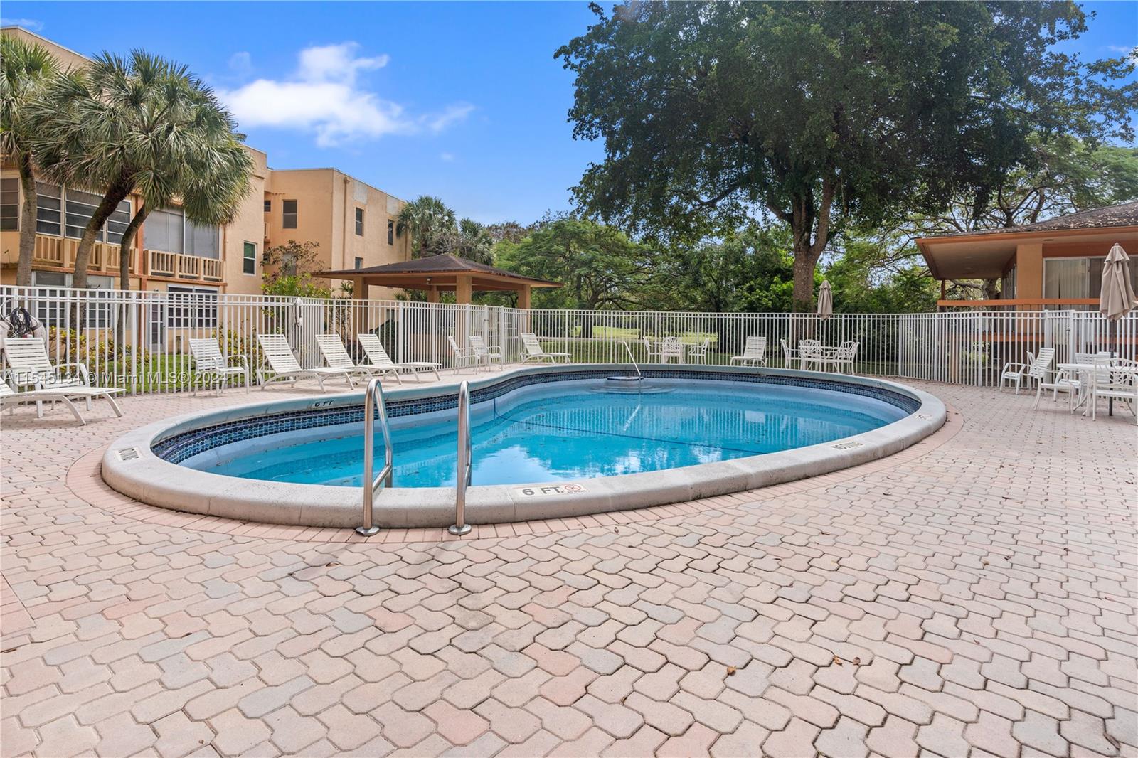 8400 Lagos De Campo Blvd 312, Tamarac, Florida 33321, 1 Bedroom Bedrooms, ,1 BathroomBathrooms,Residential,For Sale,8400 Lagos De Campo Blvd 312,A11545134