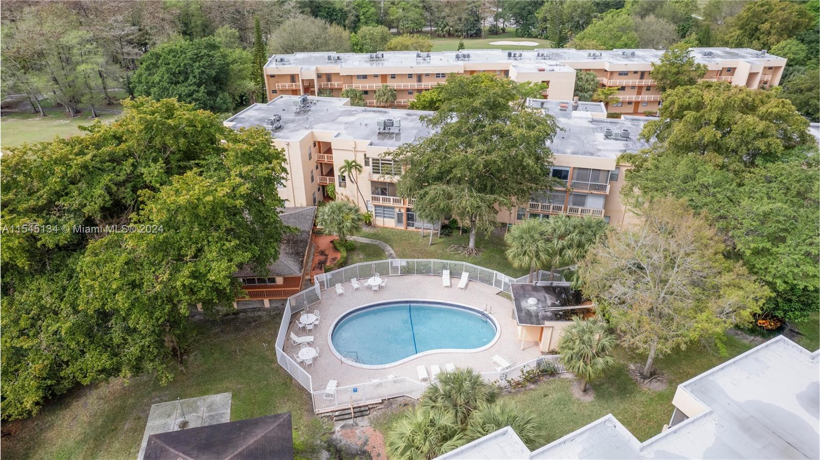 8400 Lagos De Campo Blvd 312, Tamarac, Florida 33321, 1 Bedroom Bedrooms, ,1 BathroomBathrooms,Residential,For Sale,8400 Lagos De Campo Blvd 312,A11545134