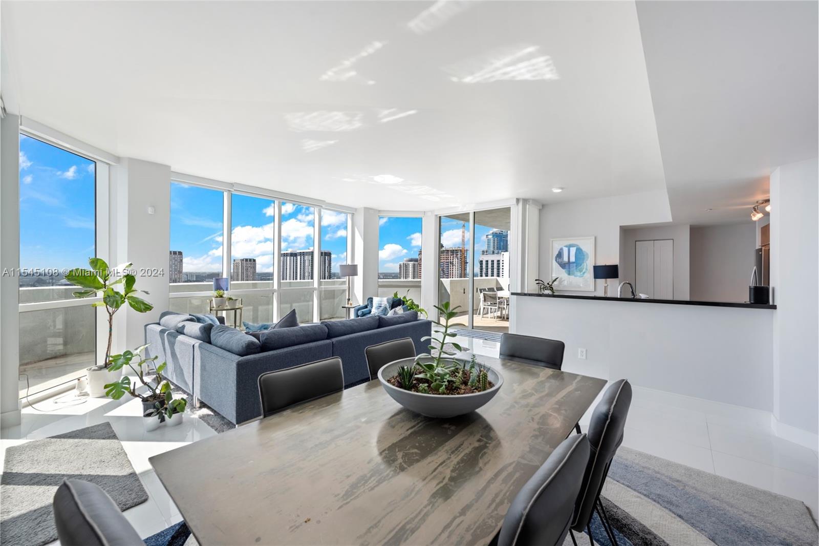 244 Biscayne Blvd 4008, Miami, Florida 33132, 3 Bedrooms Bedrooms, ,3 BathroomsBathrooms,Residential,For Sale,244 Biscayne Blvd 4008,A11545108