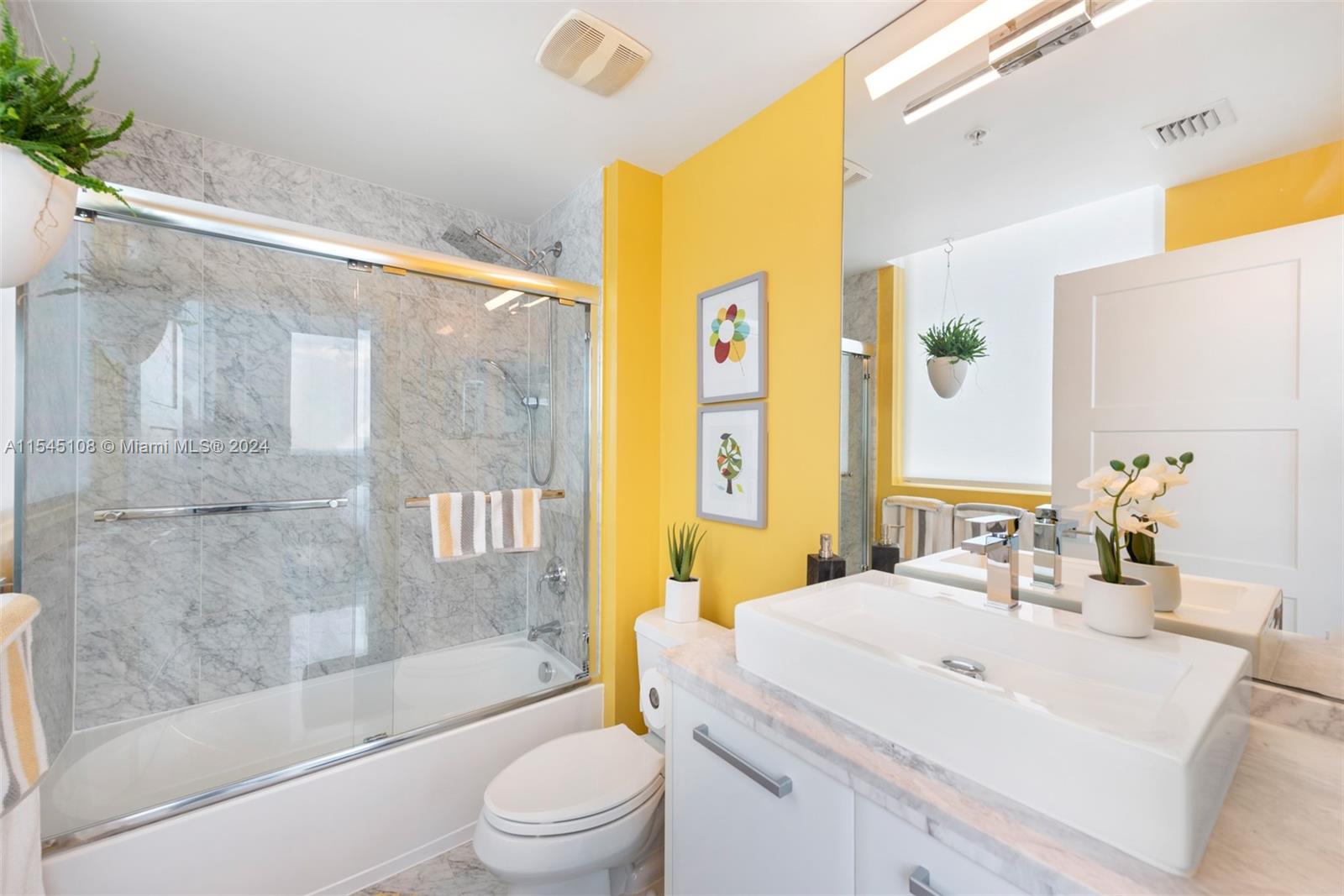 244 Biscayne Blvd 4008, Miami, Florida 33132, 3 Bedrooms Bedrooms, ,3 BathroomsBathrooms,Residential,For Sale,244 Biscayne Blvd 4008,A11545108