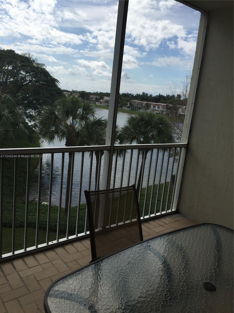 10770 NW 66th St 301, Doral, Florida 33178, 3 Bedrooms Bedrooms, ,2 BathroomsBathrooms,Residential,For Sale,10770 NW 66th St 301,A11545246