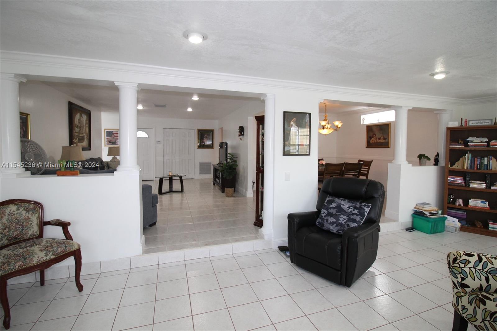 9351 NW 35th Pl, Sunrise, Florida 33351, 4 Bedrooms Bedrooms, ,2 BathroomsBathrooms,Residential,For Sale,9351 NW 35th Pl,A11545236