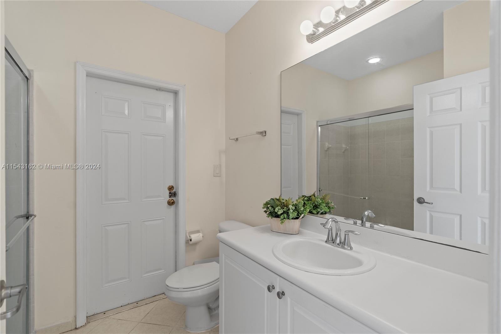 3rd Bathroom - 2nd level