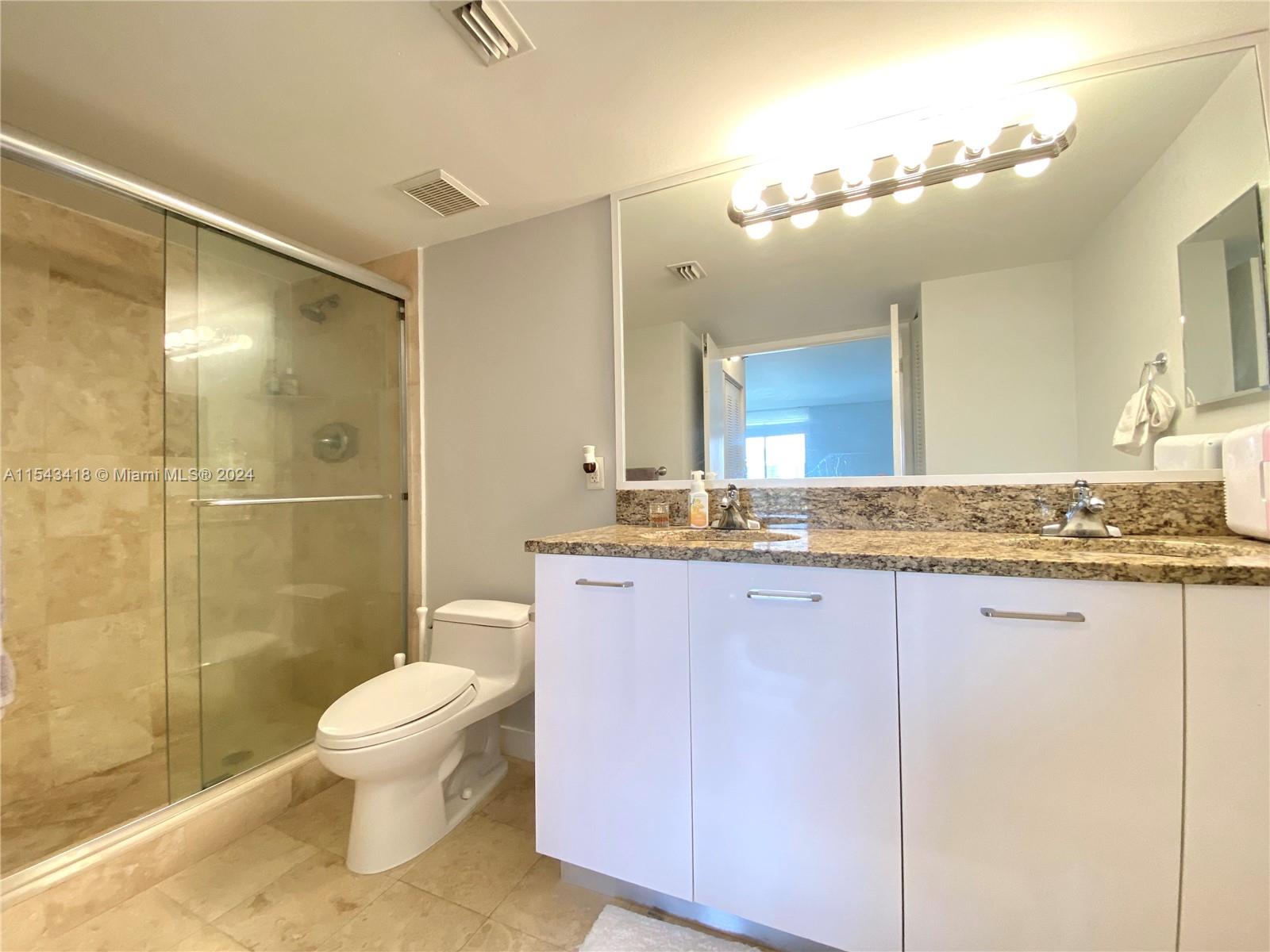 3300 NE 191st St 817, Aventura, Florida 33180, 2 Bedrooms Bedrooms, ,2 BathroomsBathrooms,Residential,For Sale,3300 NE 191st St 817,A11543418