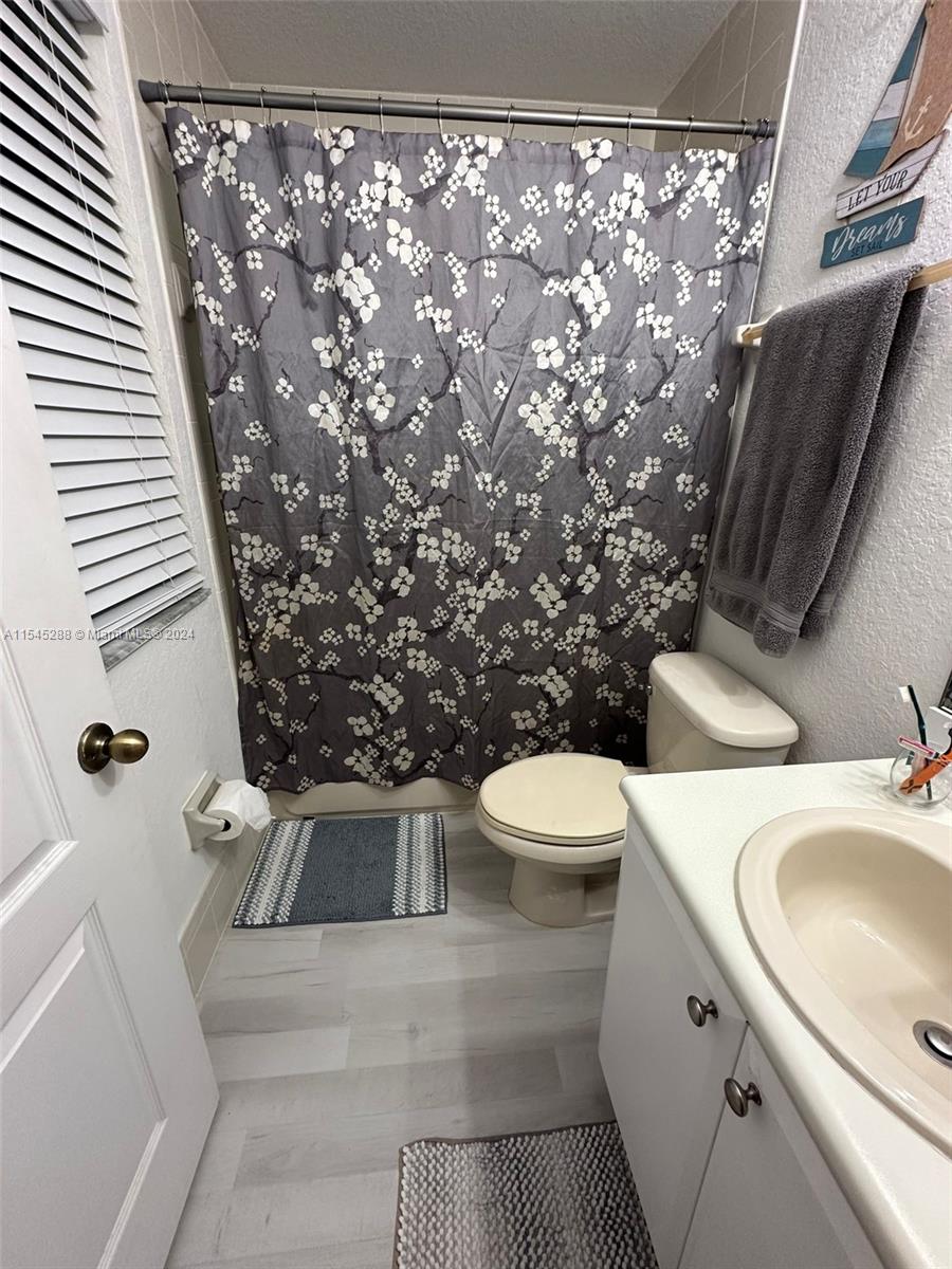 1081 SE 23rd Ave, Homestead, Florida 33035, 3 Bedrooms Bedrooms, ,2 BathroomsBathrooms,Residential,For Sale,1081 SE 23rd Ave,A11545288