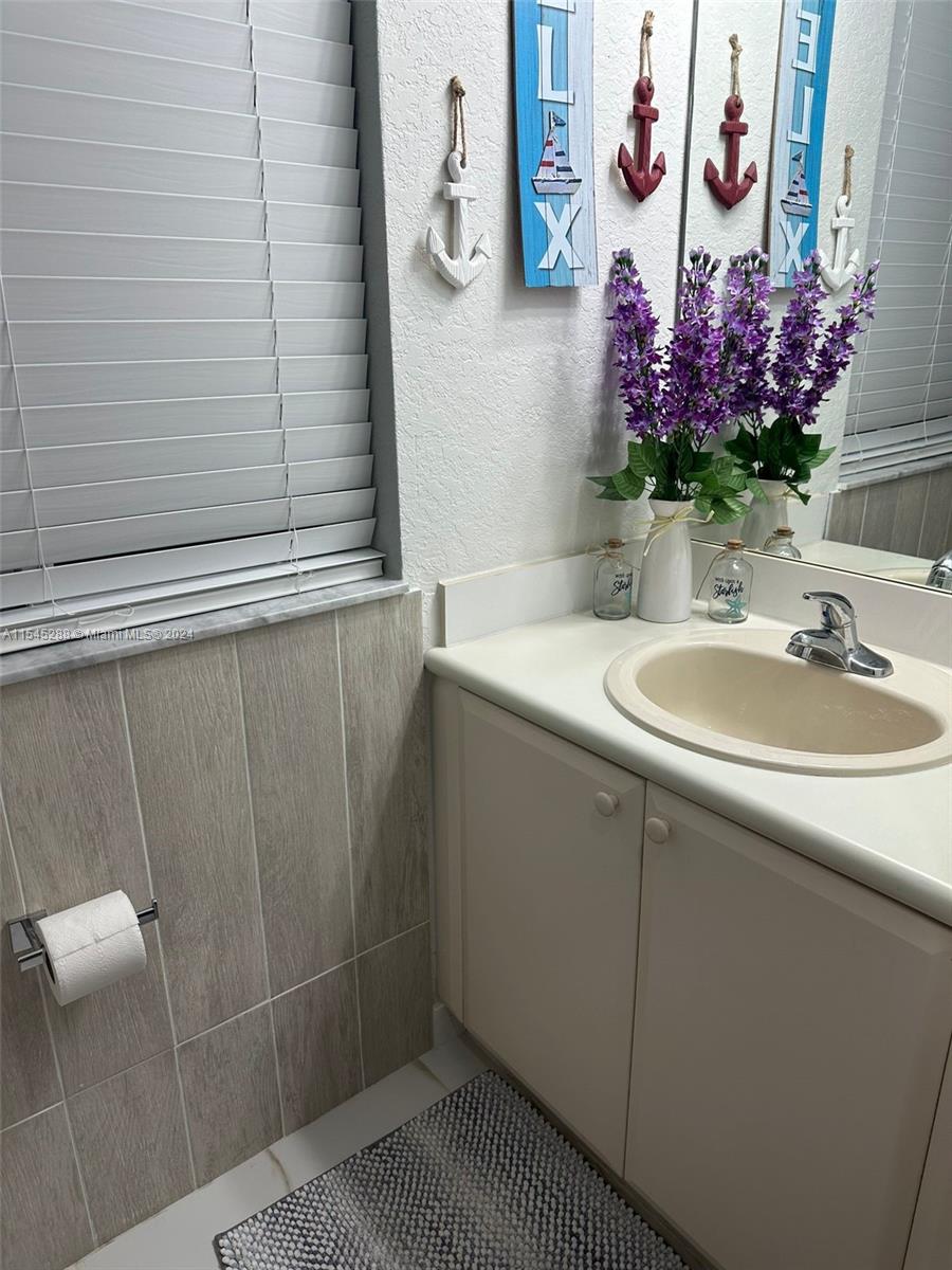 1081 SE 23rd Ave, Homestead, Florida 33035, 3 Bedrooms Bedrooms, ,2 BathroomsBathrooms,Residential,For Sale,1081 SE 23rd Ave,A11545288