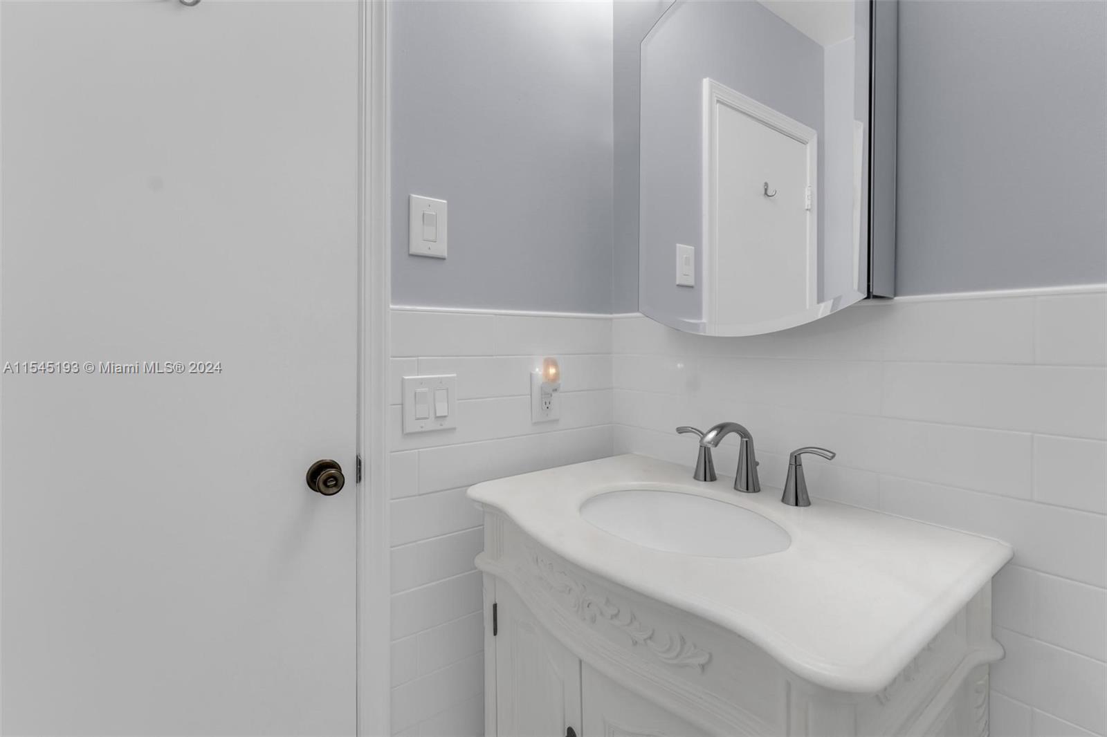 5900 22nd Way, Fort Lauderdale, FL, 33308 United States, 2 Bedrooms Bedrooms, ,1 BathroomBathrooms,Residential,For Sale,22nd Way,A11545193