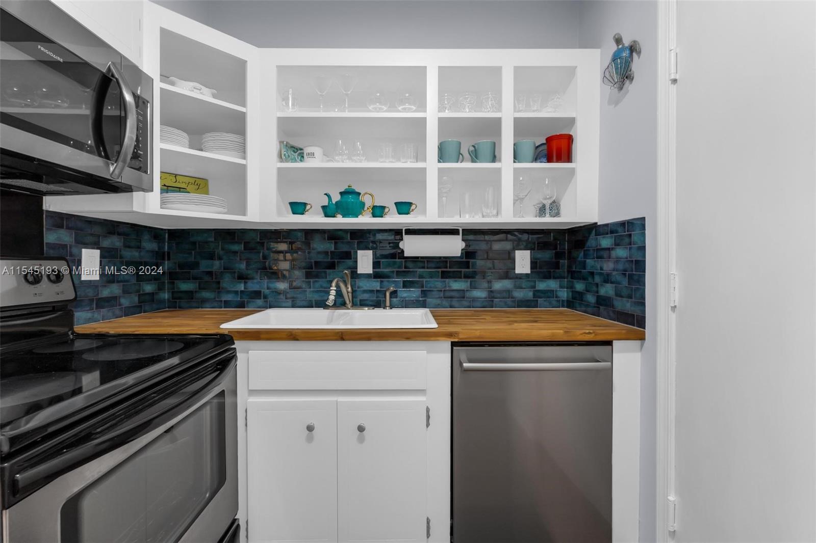 5900 22nd Way, Fort Lauderdale, FL, 33308 United States, 2 Bedrooms Bedrooms, ,1 BathroomBathrooms,Residential,For Sale,22nd Way,A11545193