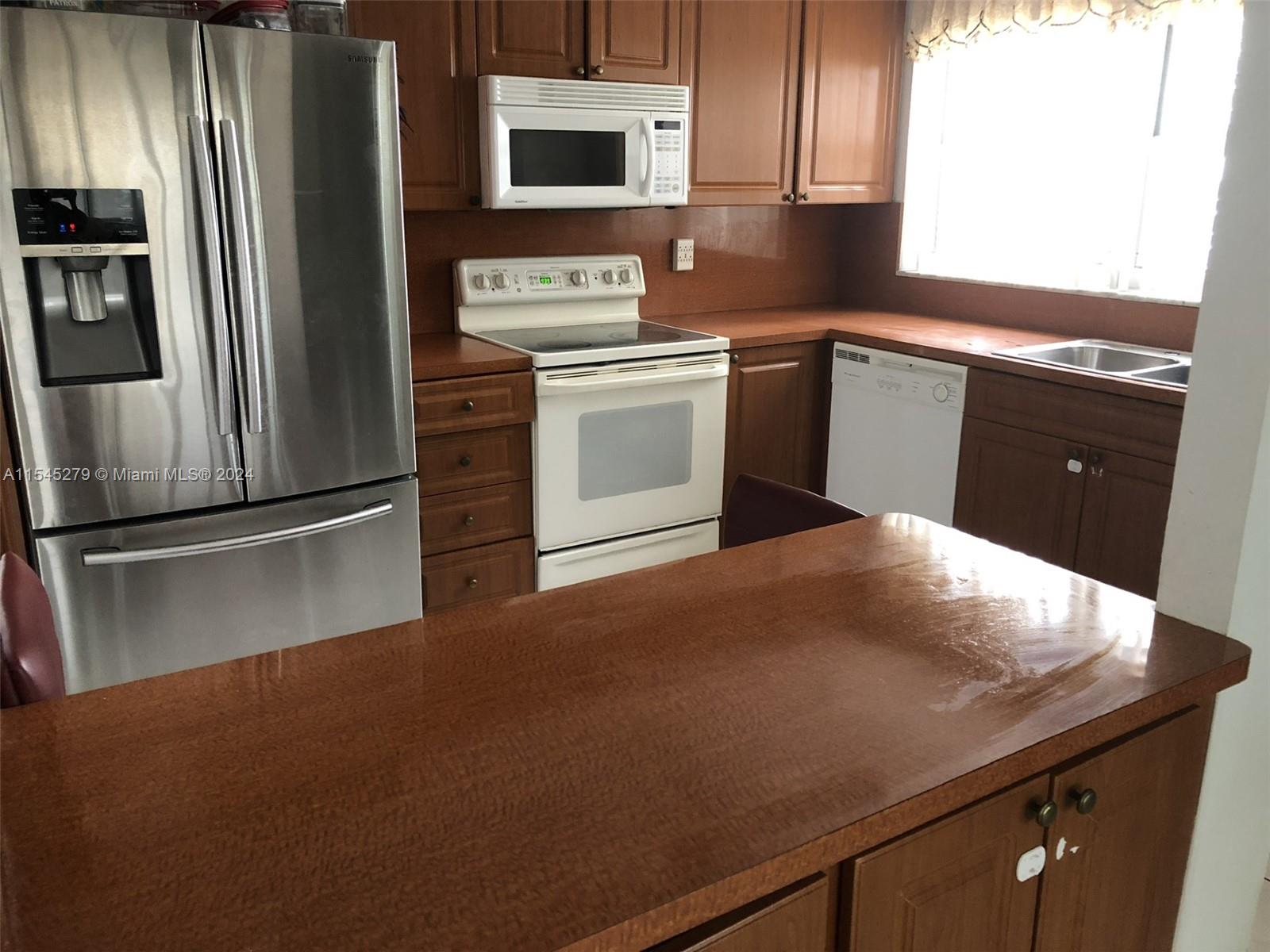 1825 S Ocean Dr 814, Hallandale Beach, Florida 33009, 2 Bedrooms Bedrooms, ,2 BathroomsBathrooms,Residential,For Sale,1825 S Ocean Dr 814,A11545279