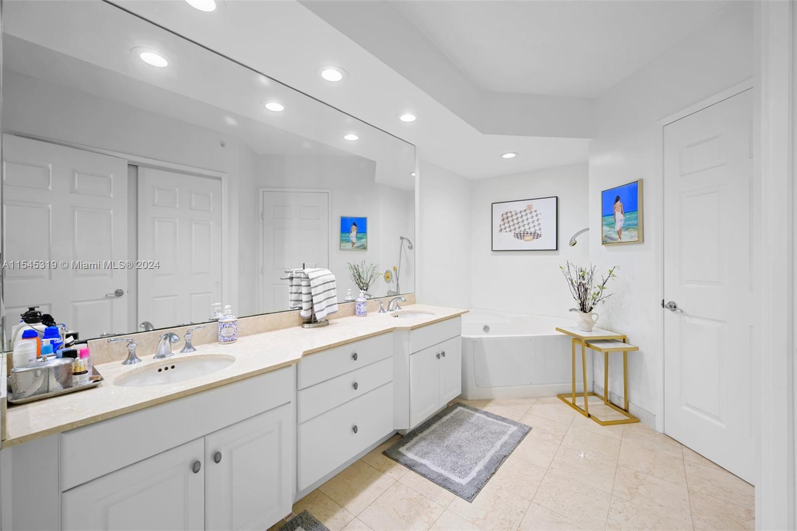 3370 Hidden Bay Dr, Aventura, FL, 33180 United States, 2 Bedrooms Bedrooms, ,2 BathroomsBathrooms,Residential,For Sale,Hidden Bay Dr,A11545319