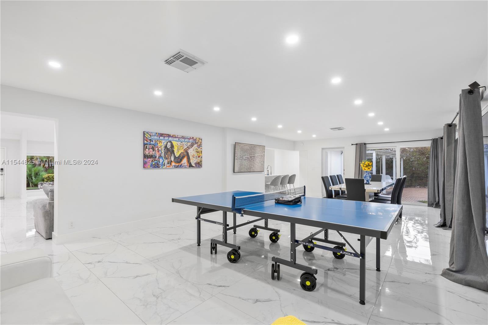 1247 Jackson St, Hollywood, Florida 33019, 4 Bedrooms Bedrooms, ,4 BathroomsBathrooms,Residential,For Sale,1247 Jackson St,A11544825