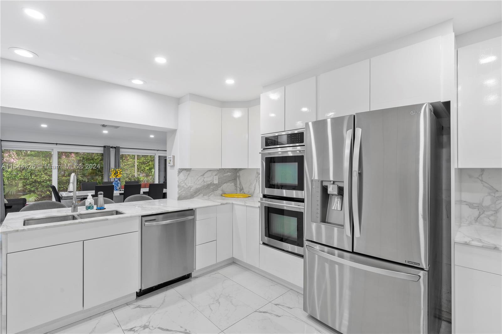 1247 Jackson St, Hollywood, Florida 33019, 4 Bedrooms Bedrooms, ,4 BathroomsBathrooms,Residential,For Sale,1247 Jackson St,A11544825