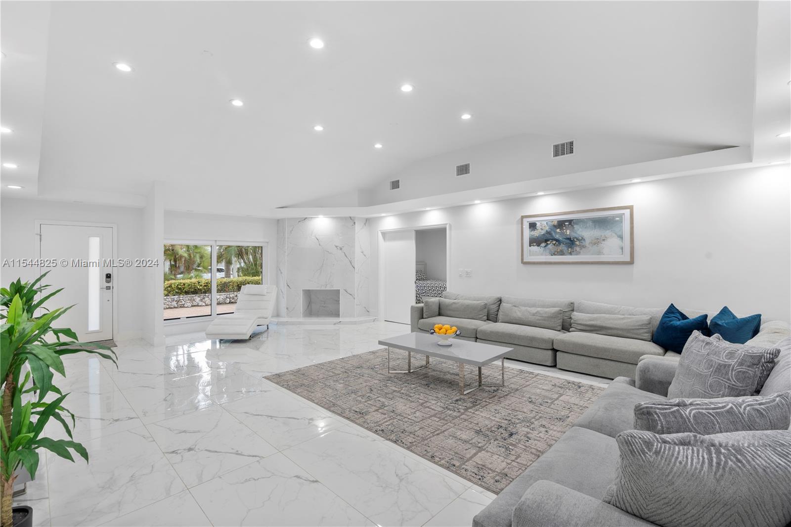 1247 Jackson St, Hollywood, Florida 33019, 4 Bedrooms Bedrooms, ,4 BathroomsBathrooms,Residential,For Sale,1247 Jackson St,A11544825