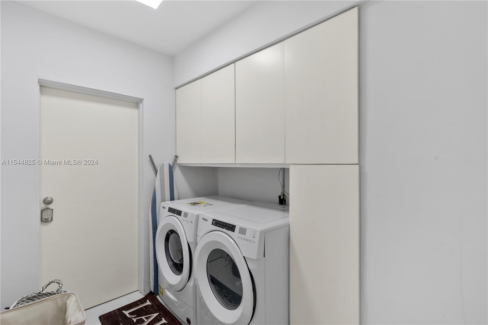 1247 Jackson St, Hollywood, Florida 33019, 4 Bedrooms Bedrooms, ,4 BathroomsBathrooms,Residential,For Sale,1247 Jackson St,A11544825