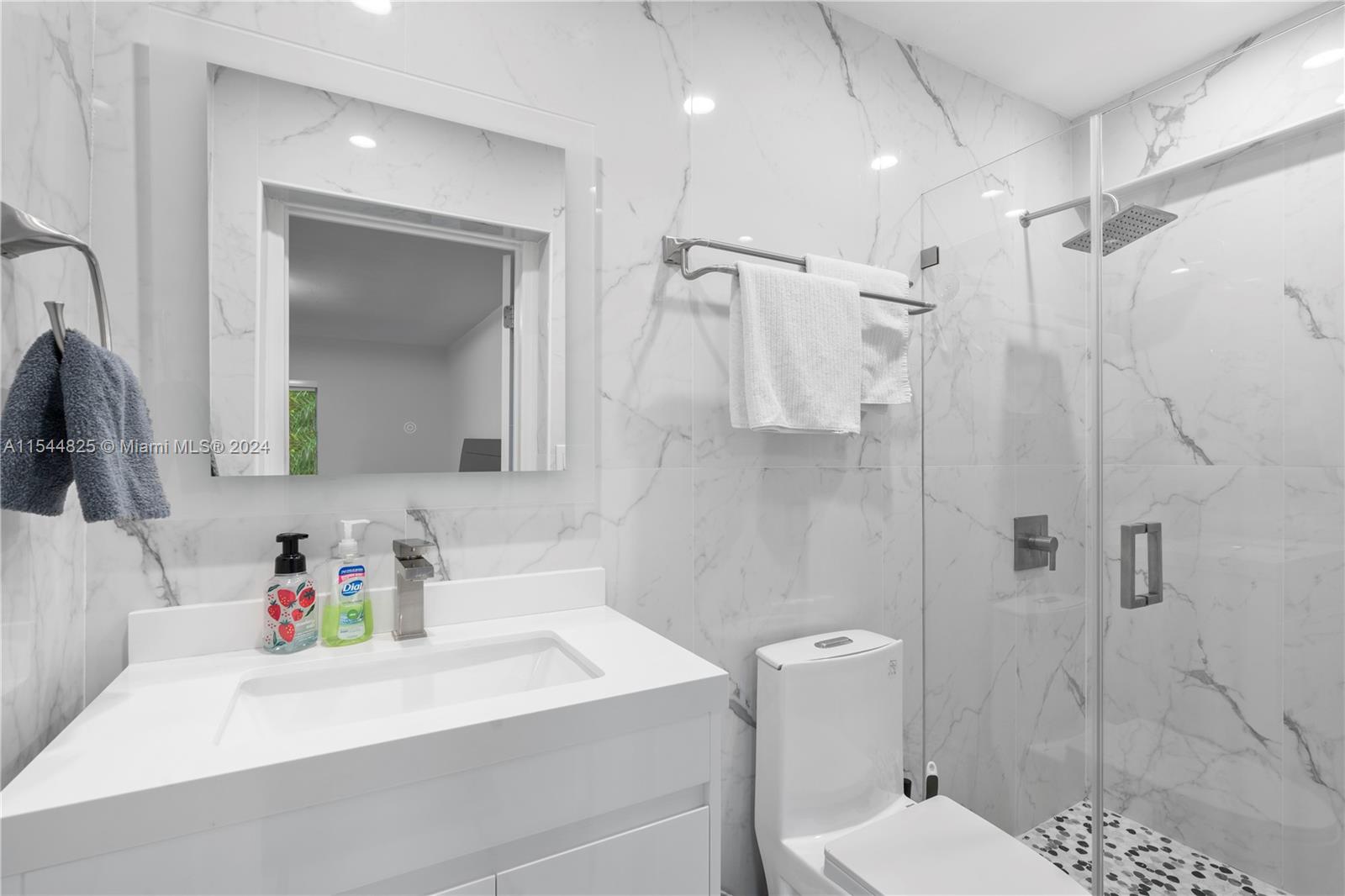 1247 Jackson St, Hollywood, Florida 33019, 4 Bedrooms Bedrooms, ,4 BathroomsBathrooms,Residential,For Sale,1247 Jackson St,A11544825