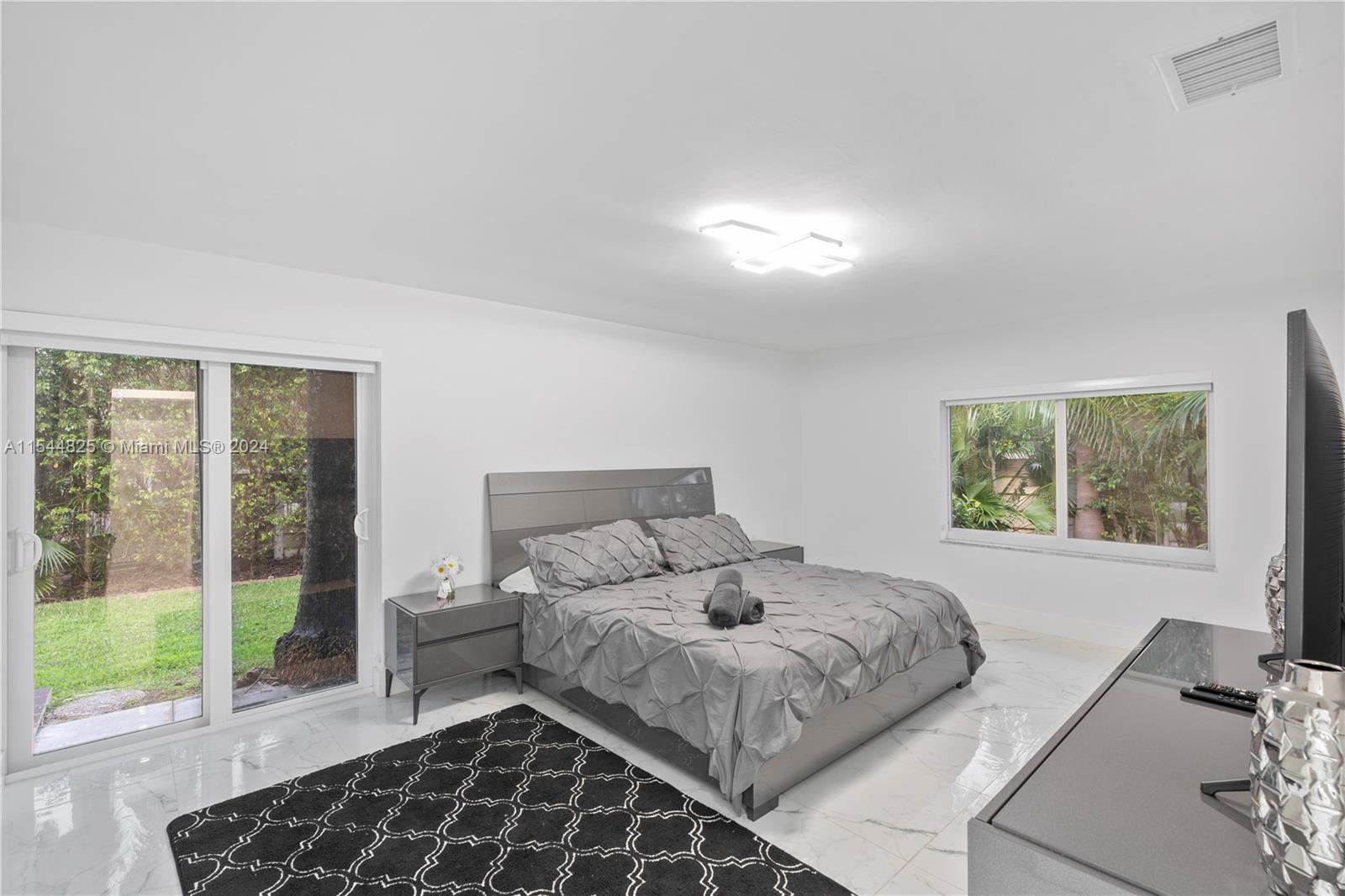 1247 Jackson St, Hollywood, Florida 33019, 4 Bedrooms Bedrooms, ,4 BathroomsBathrooms,Residential,For Sale,1247 Jackson St,A11544825