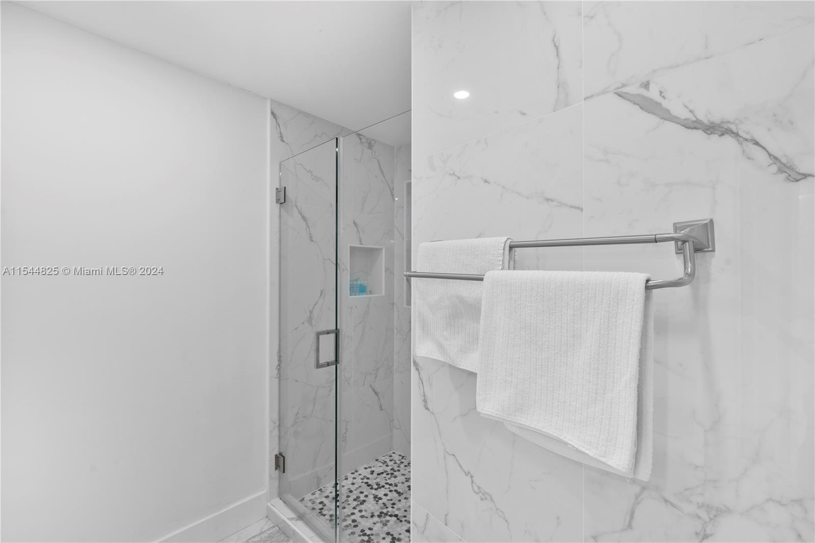 1247 Jackson St, Hollywood, Florida 33019, 4 Bedrooms Bedrooms, ,4 BathroomsBathrooms,Residential,For Sale,1247 Jackson St,A11544825