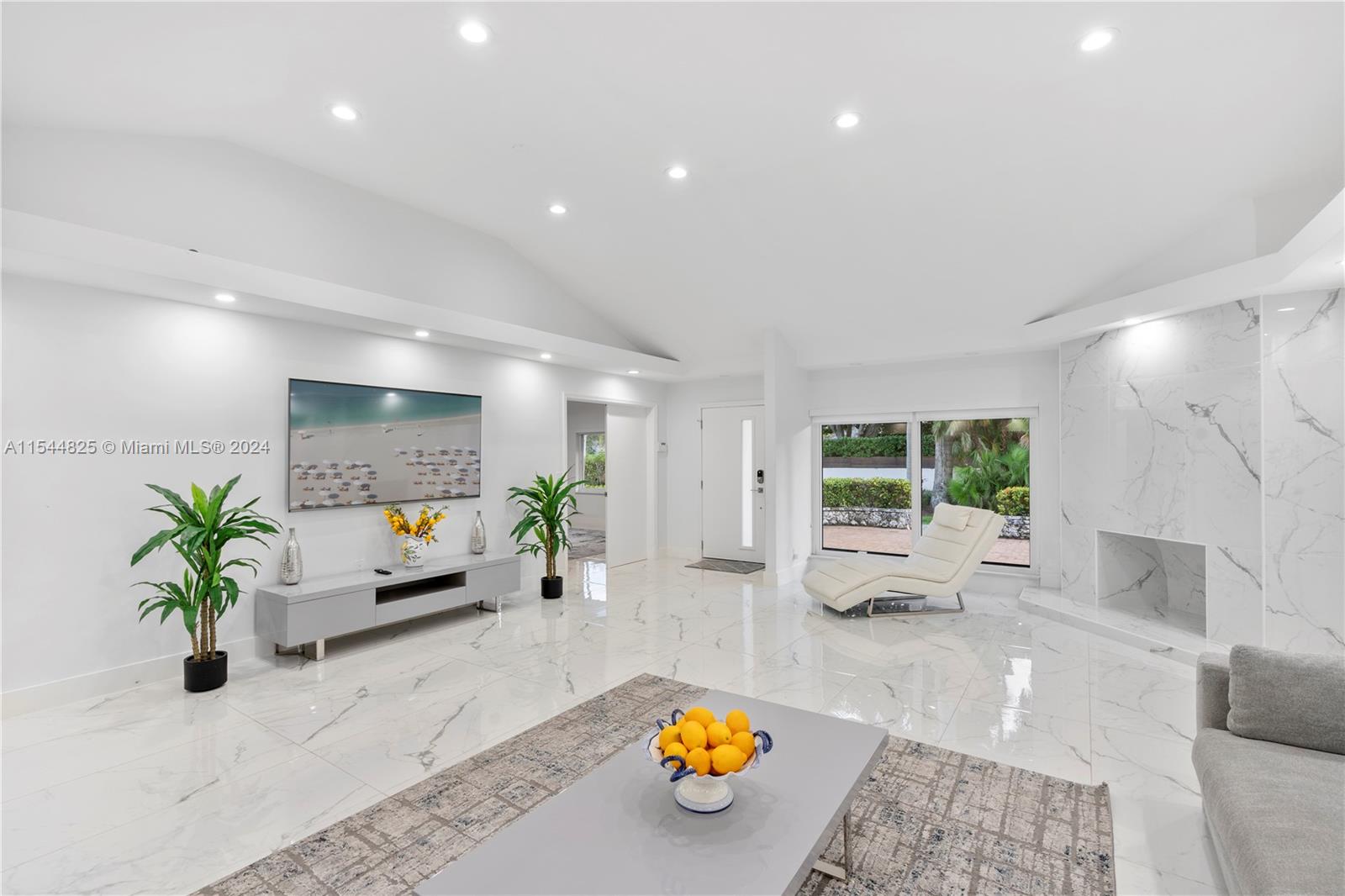 1247 Jackson St, Hollywood, Florida 33019, 4 Bedrooms Bedrooms, ,4 BathroomsBathrooms,Residential,For Sale,1247 Jackson St,A11544825