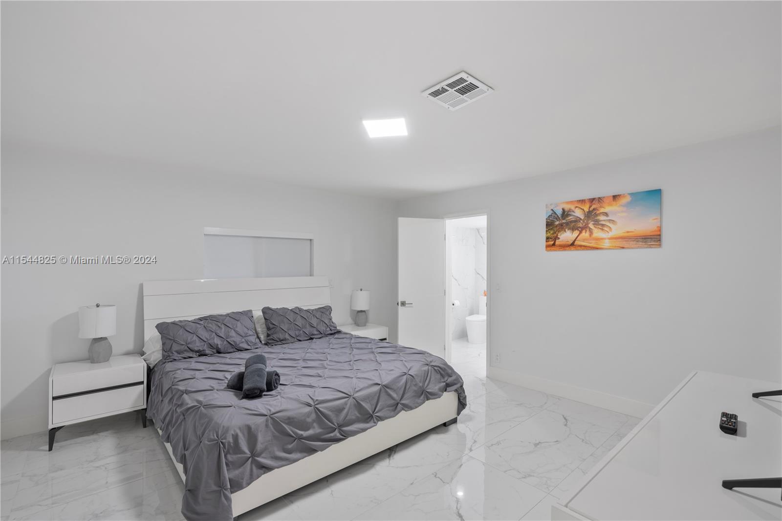 1247 Jackson St, Hollywood, Florida 33019, 4 Bedrooms Bedrooms, ,4 BathroomsBathrooms,Residential,For Sale,1247 Jackson St,A11544825