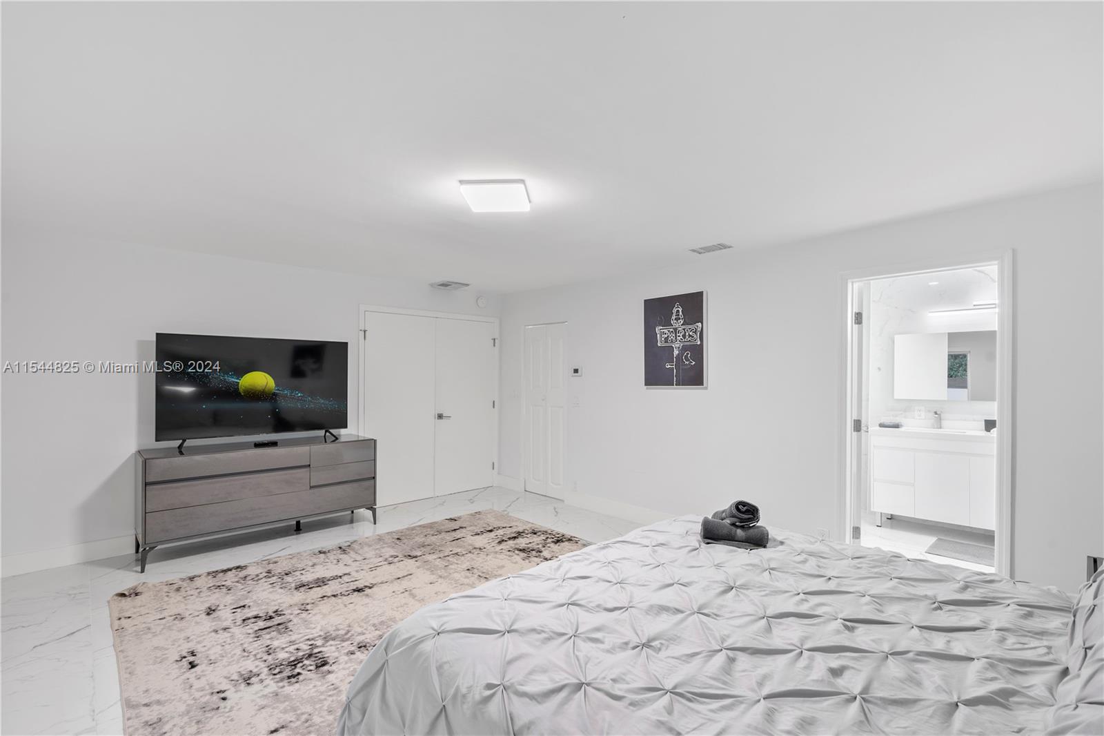 1247 Jackson St, Hollywood, Florida 33019, 4 Bedrooms Bedrooms, ,4 BathroomsBathrooms,Residential,For Sale,1247 Jackson St,A11544825