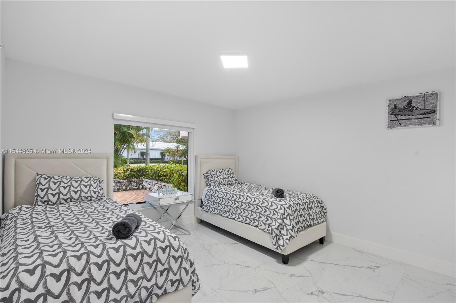 1247 Jackson St, Hollywood, Florida 33019, 4 Bedrooms Bedrooms, ,4 BathroomsBathrooms,Residential,For Sale,1247 Jackson St,A11544825
