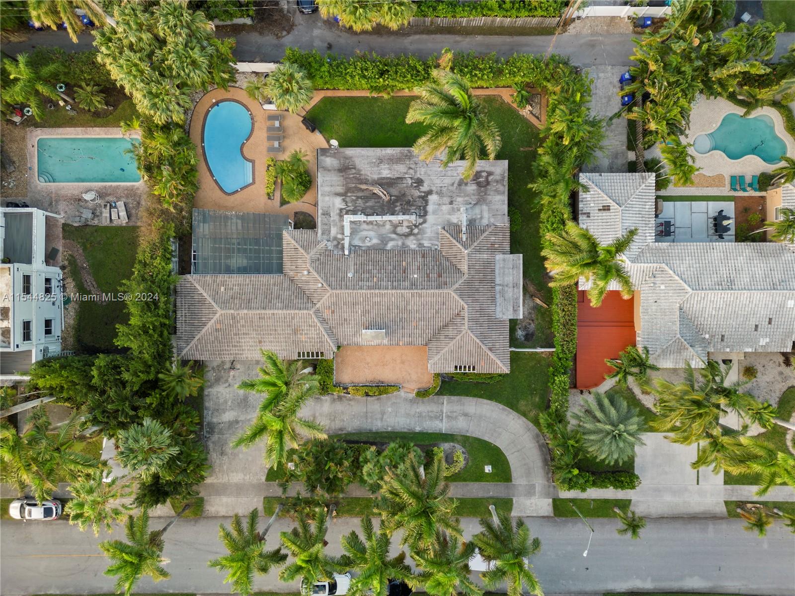 1247 Jackson St, Hollywood, Florida 33019, 4 Bedrooms Bedrooms, ,4 BathroomsBathrooms,Residential,For Sale,1247 Jackson St,A11544825