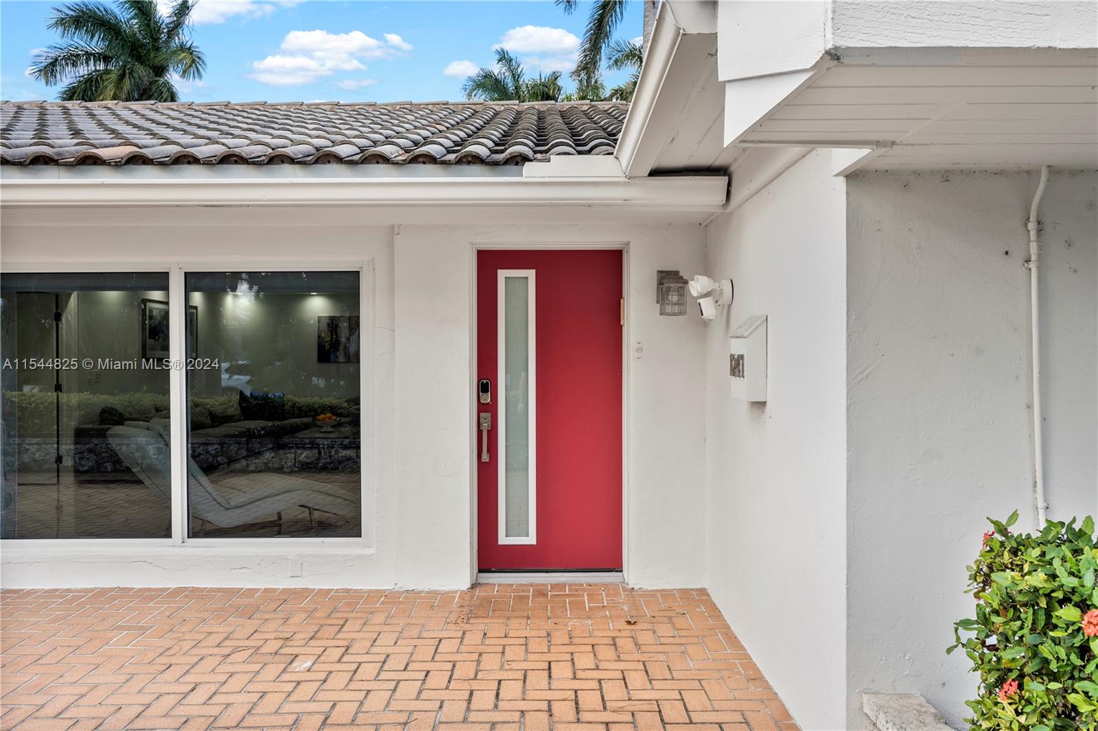 1247 Jackson St, Hollywood, Florida 33019, 4 Bedrooms Bedrooms, ,4 BathroomsBathrooms,Residential,For Sale,1247 Jackson St,A11544825