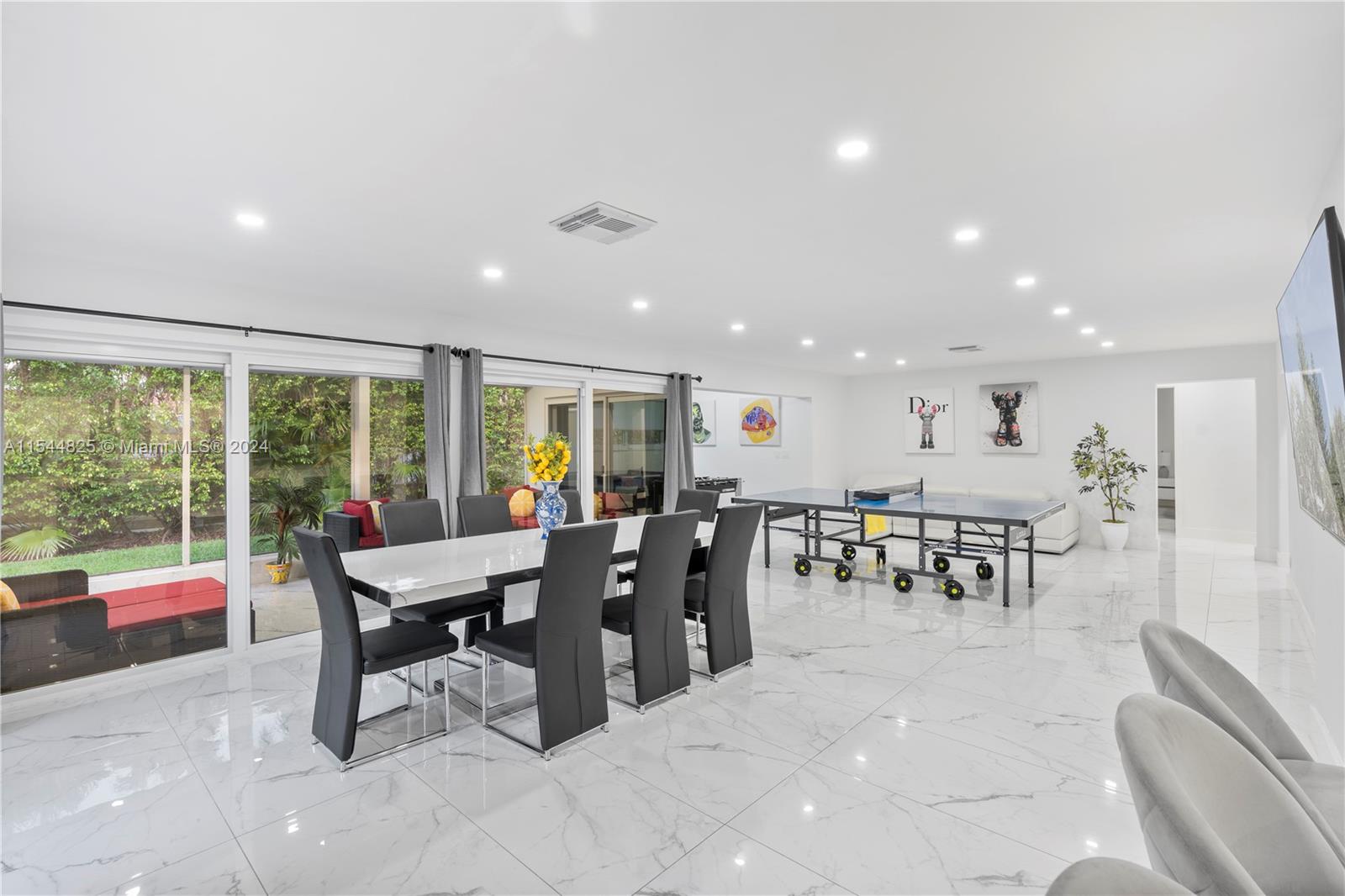 1247 Jackson St, Hollywood, Florida 33019, 4 Bedrooms Bedrooms, ,4 BathroomsBathrooms,Residential,For Sale,1247 Jackson St,A11544825