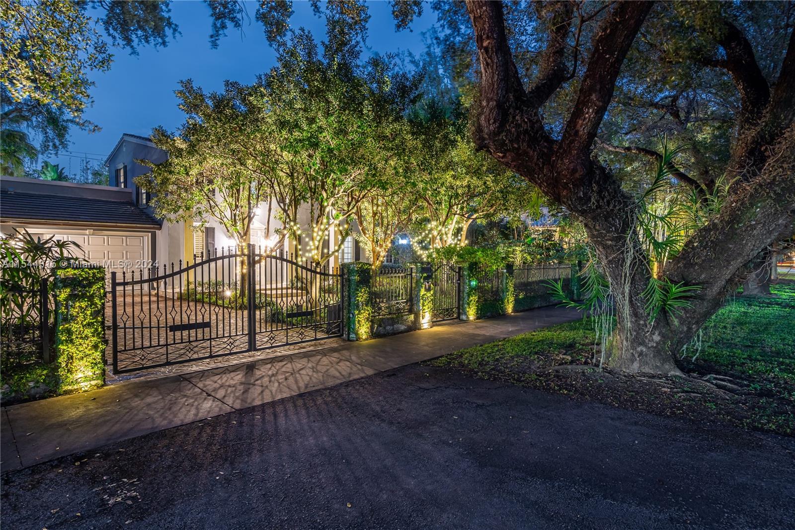 813 Anastasia Avenue, Coral Gables, Florida 33134, 4 Bedrooms Bedrooms, ,4 BathroomsBathrooms,Residential,For Sale,813 Anastasia Avenue,A11544315