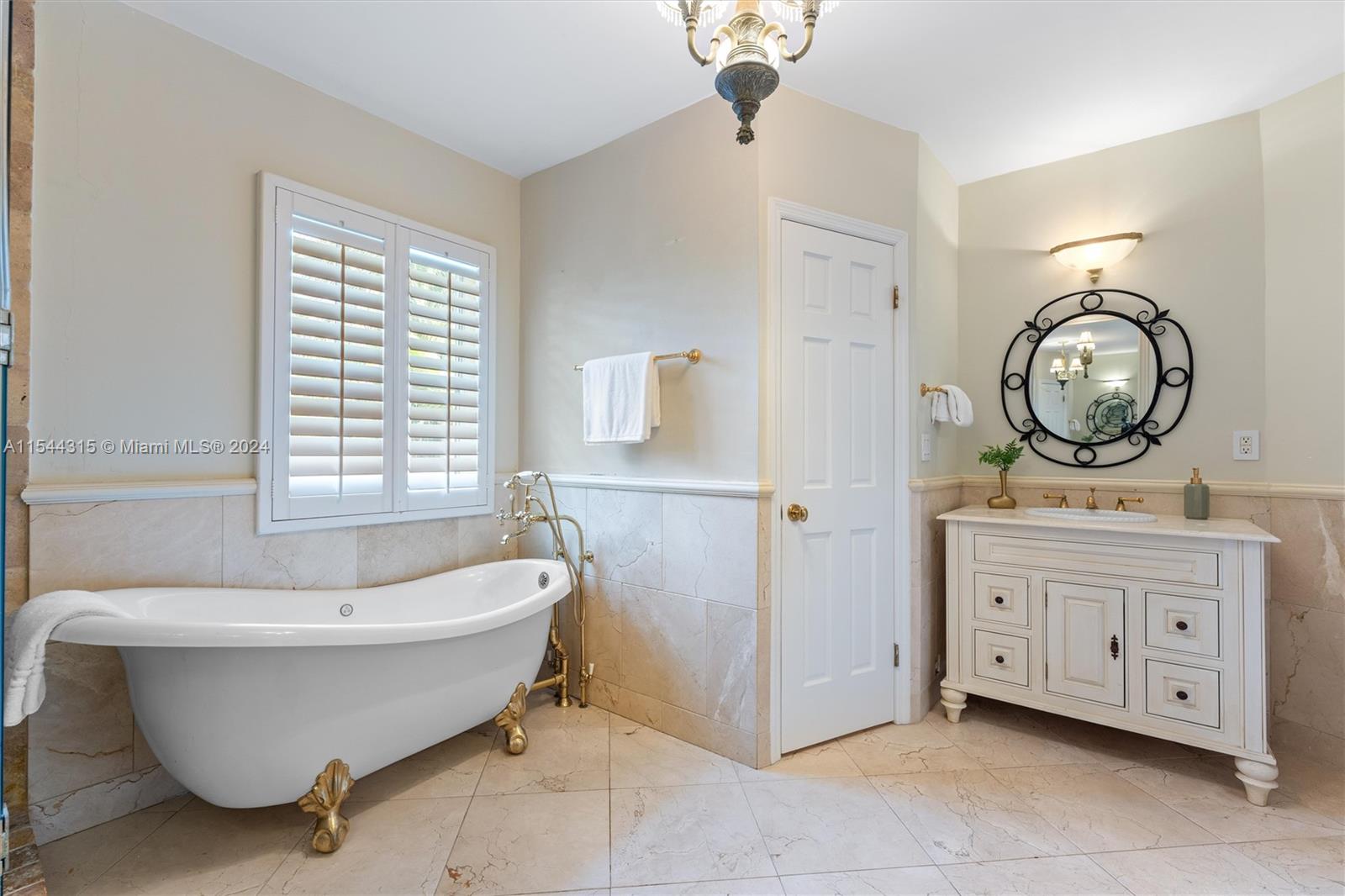 813 Anastasia Avenue, Coral Gables, Florida 33134, 4 Bedrooms Bedrooms, ,4 BathroomsBathrooms,Residential,For Sale,813 Anastasia Avenue,A11544315