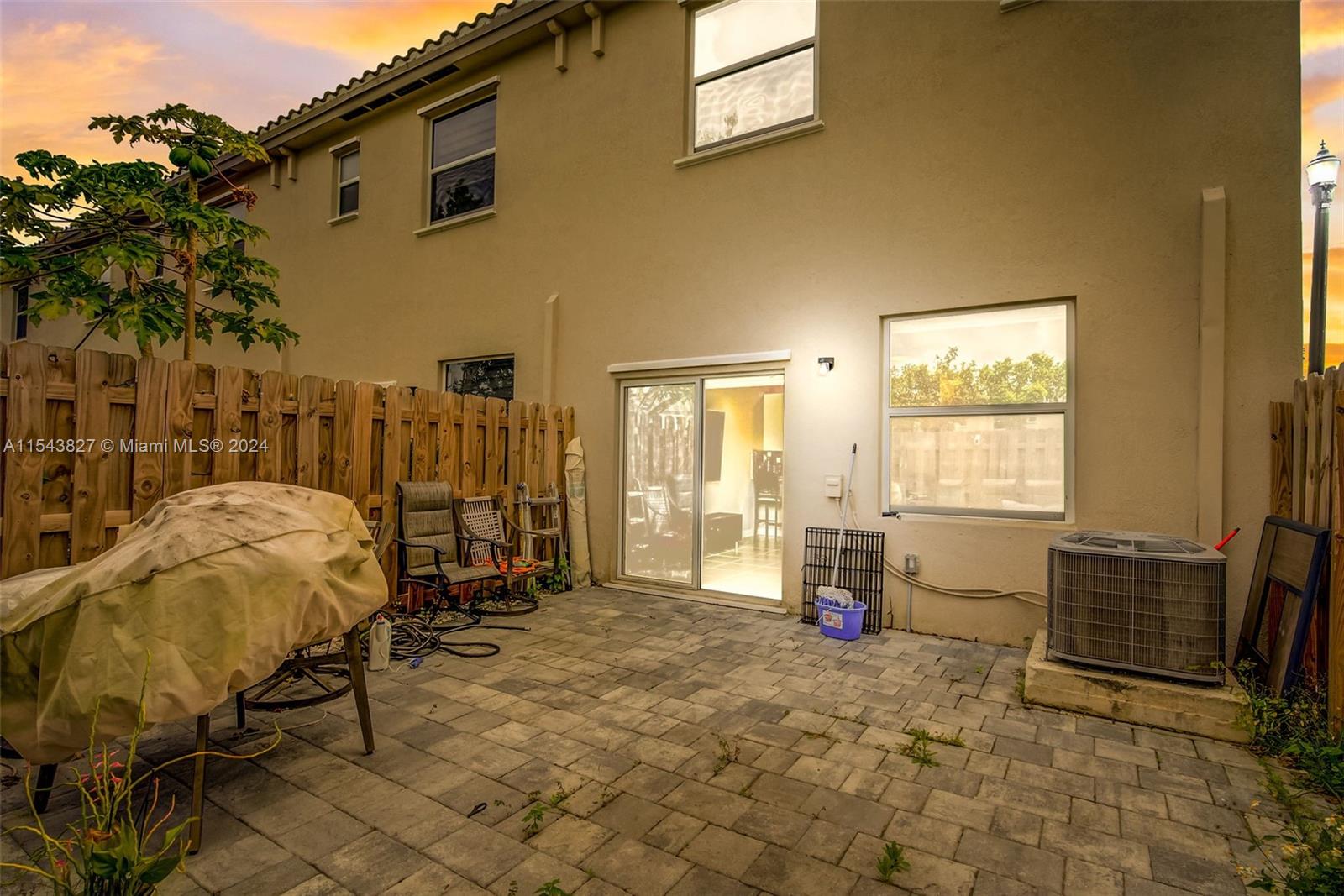 2723 SE 17th St, Homestead, Florida 33035, 3 Bedrooms Bedrooms, ,2 BathroomsBathrooms,Residential,For Sale,2723 SE 17th St,A11543827