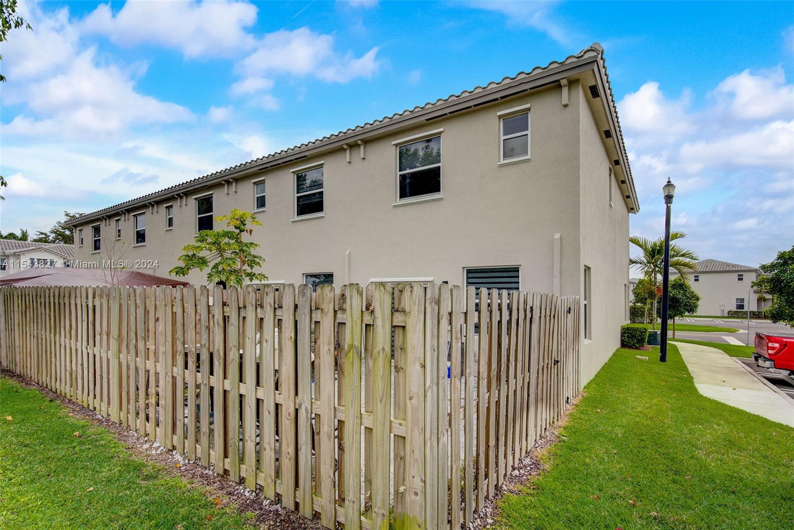 2723 SE 17th St, Homestead, Florida 33035, 3 Bedrooms Bedrooms, ,2 BathroomsBathrooms,Residential,For Sale,2723 SE 17th St,A11543827