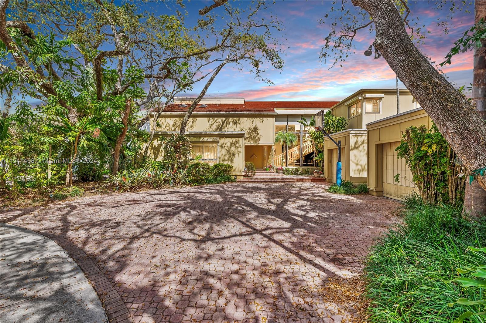 3071 N 35th St, Hollywood, Florida 33021, 6 Bedrooms Bedrooms, ,4 BathroomsBathrooms,Residential,For Sale,3071 N 35th St,A11541468