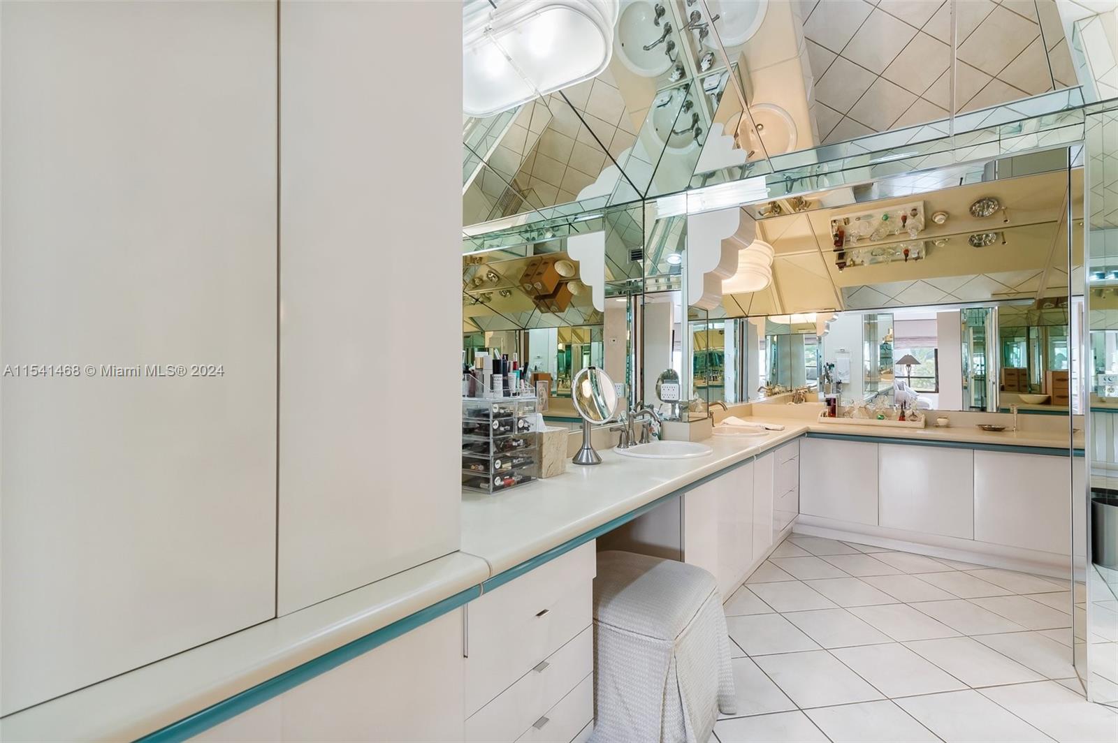 3071 N 35th St, Hollywood, Florida 33021, 6 Bedrooms Bedrooms, ,4 BathroomsBathrooms,Residential,For Sale,3071 N 35th St,A11541468