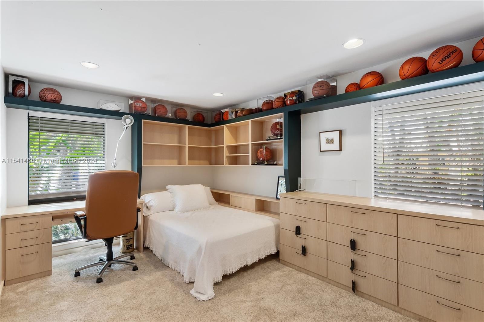 3071 N 35th St, Hollywood, Florida 33021, 6 Bedrooms Bedrooms, ,4 BathroomsBathrooms,Residential,For Sale,3071 N 35th St,A11541468