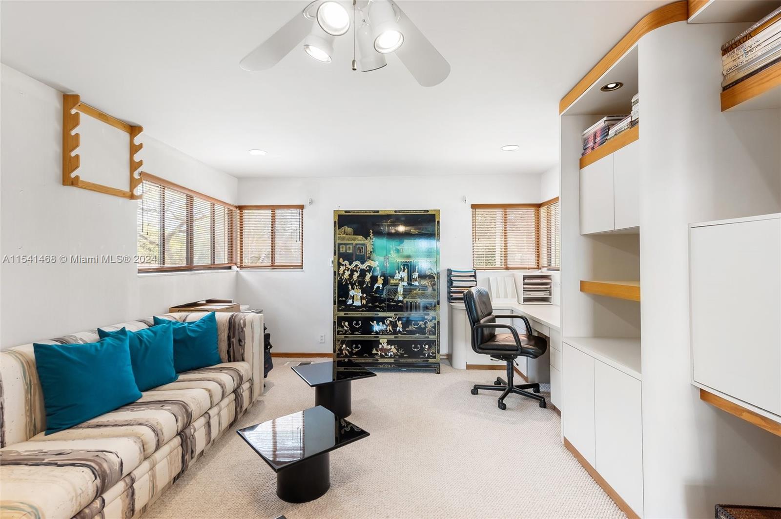 3071 N 35th St, Hollywood, Florida 33021, 6 Bedrooms Bedrooms, ,4 BathroomsBathrooms,Residential,For Sale,3071 N 35th St,A11541468