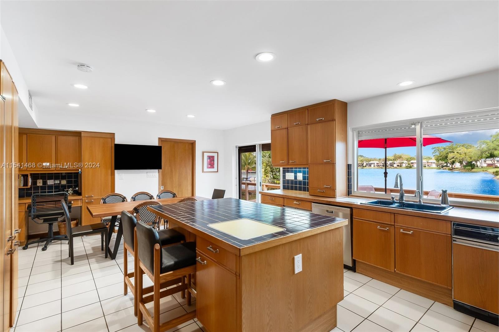 3071 N 35th St, Hollywood, Florida 33021, 6 Bedrooms Bedrooms, ,4 BathroomsBathrooms,Residential,For Sale,3071 N 35th St,A11541468