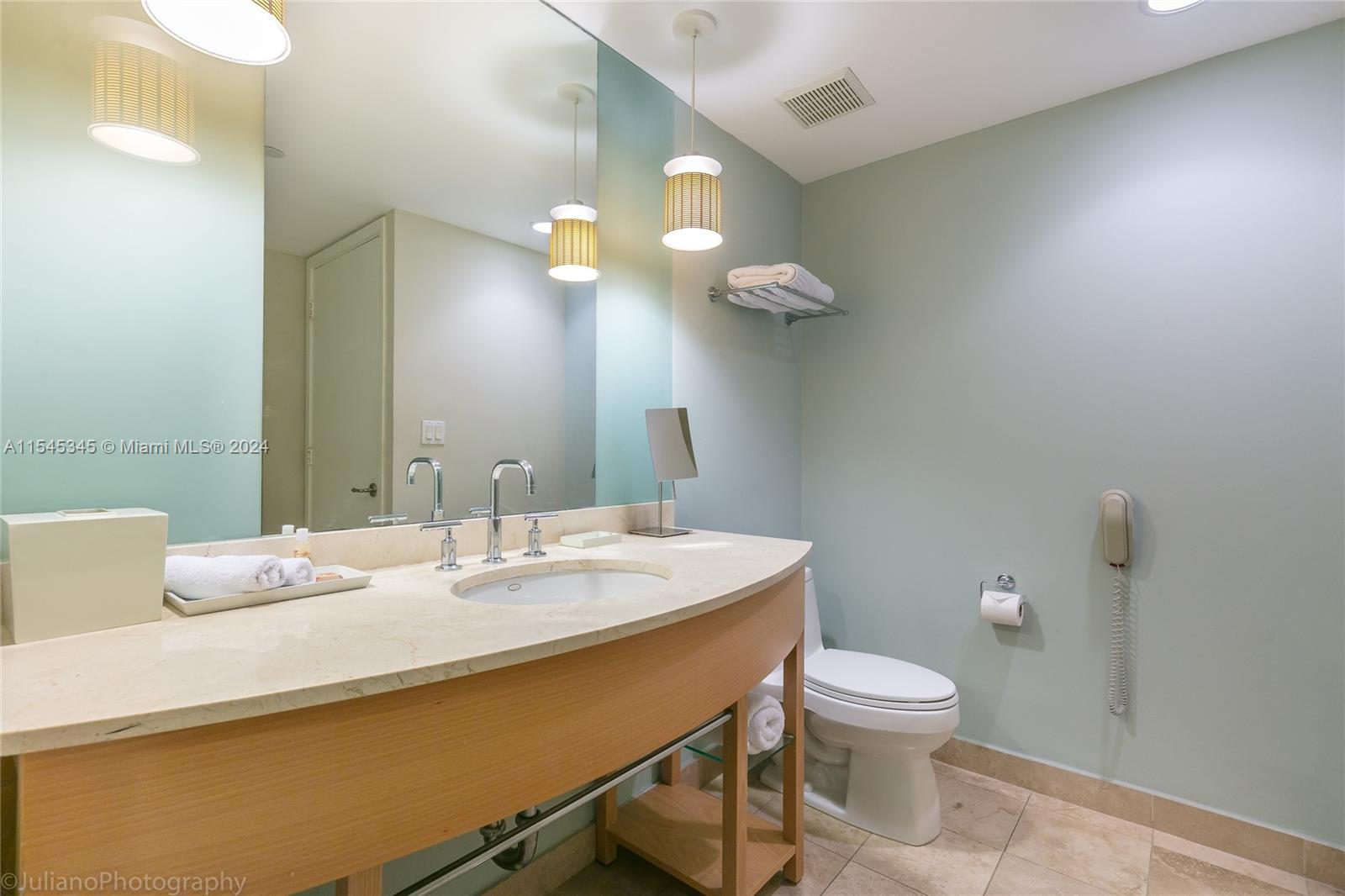 18683 Collins Ave, Sunny Isles Beach, FL, 33160 United States, 1 Bedroom Bedrooms, ,1 BathroomBathrooms,Residential,For Sale,Collins Ave,A11545345