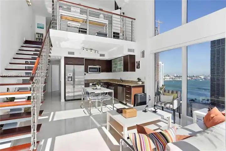 41 SE 5th St 1402, Miami, Florida 33131, 2 Bedrooms Bedrooms, ,2 BathroomsBathrooms,Residentiallease,For Rent,41 SE 5th St 1402,A11545287