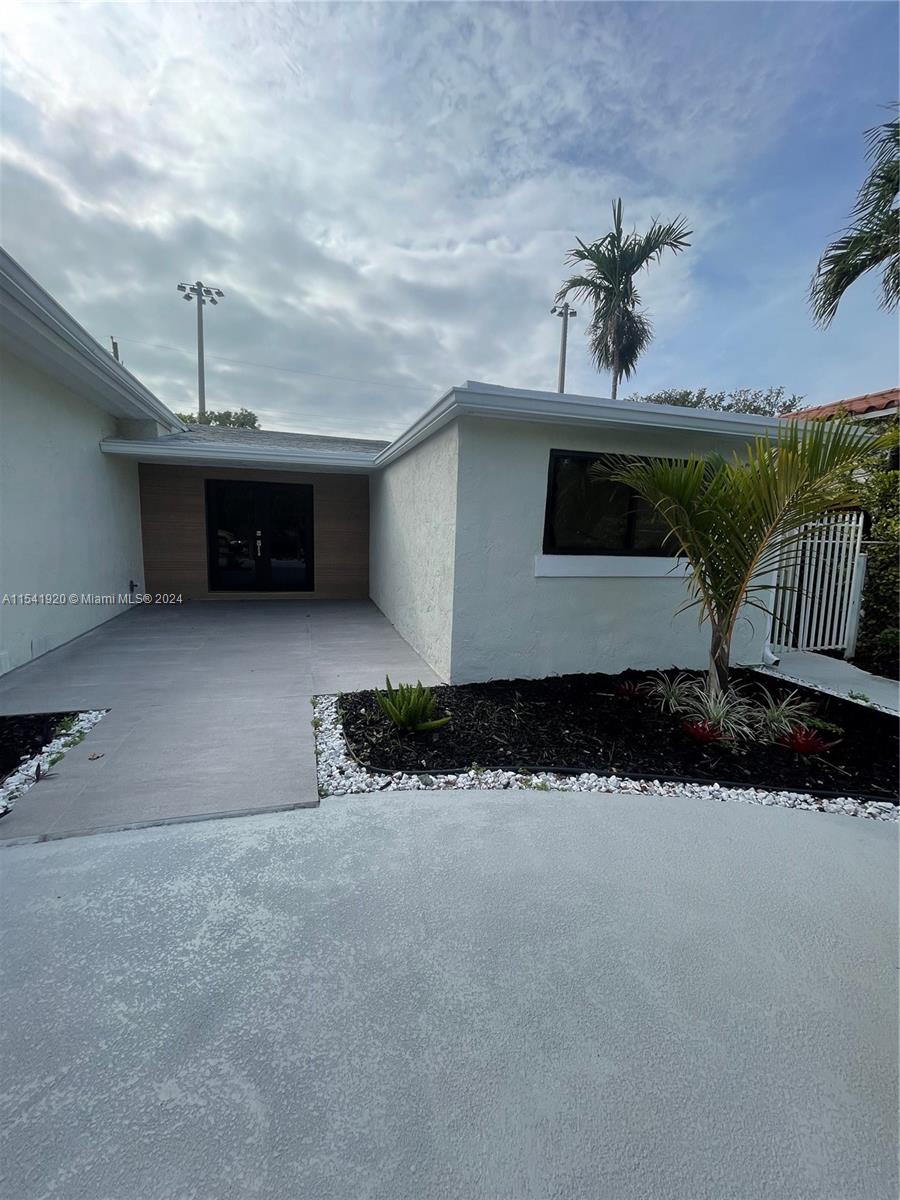 2170 SW 17th St, Miami, Florida 33145, 5 Bedrooms Bedrooms, ,4 BathroomsBathrooms,Residential,For Sale,2170 SW 17th St,A11541920