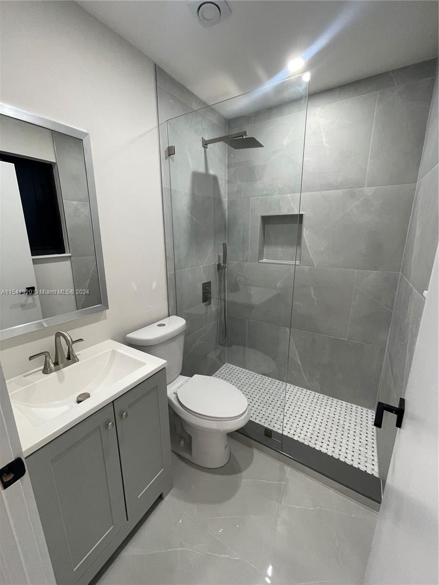2170 SW 17th St, Miami, Florida 33145, 5 Bedrooms Bedrooms, ,4 BathroomsBathrooms,Residential,For Sale,2170 SW 17th St,A11541920