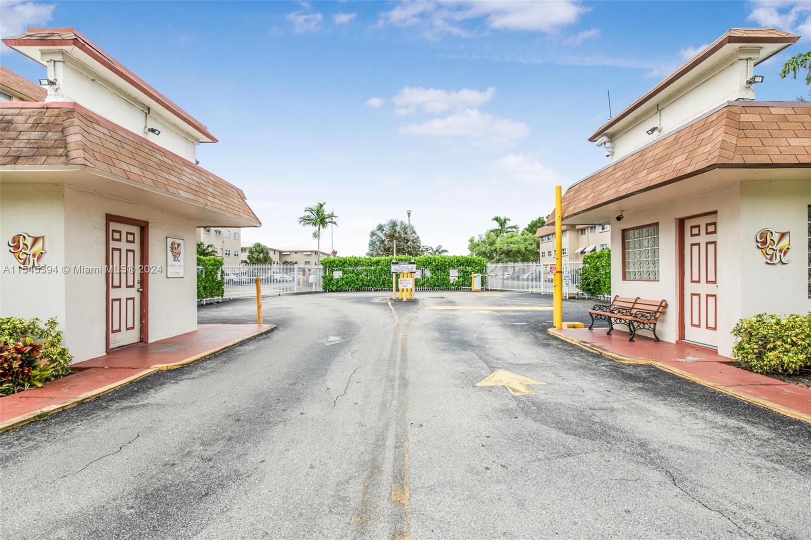 5300 Washington St D106, Hollywood, Florida 33021, 1 Bedroom Bedrooms, ,2 BathroomsBathrooms,Residentiallease,For Rent,5300 Washington St D106,A11545394