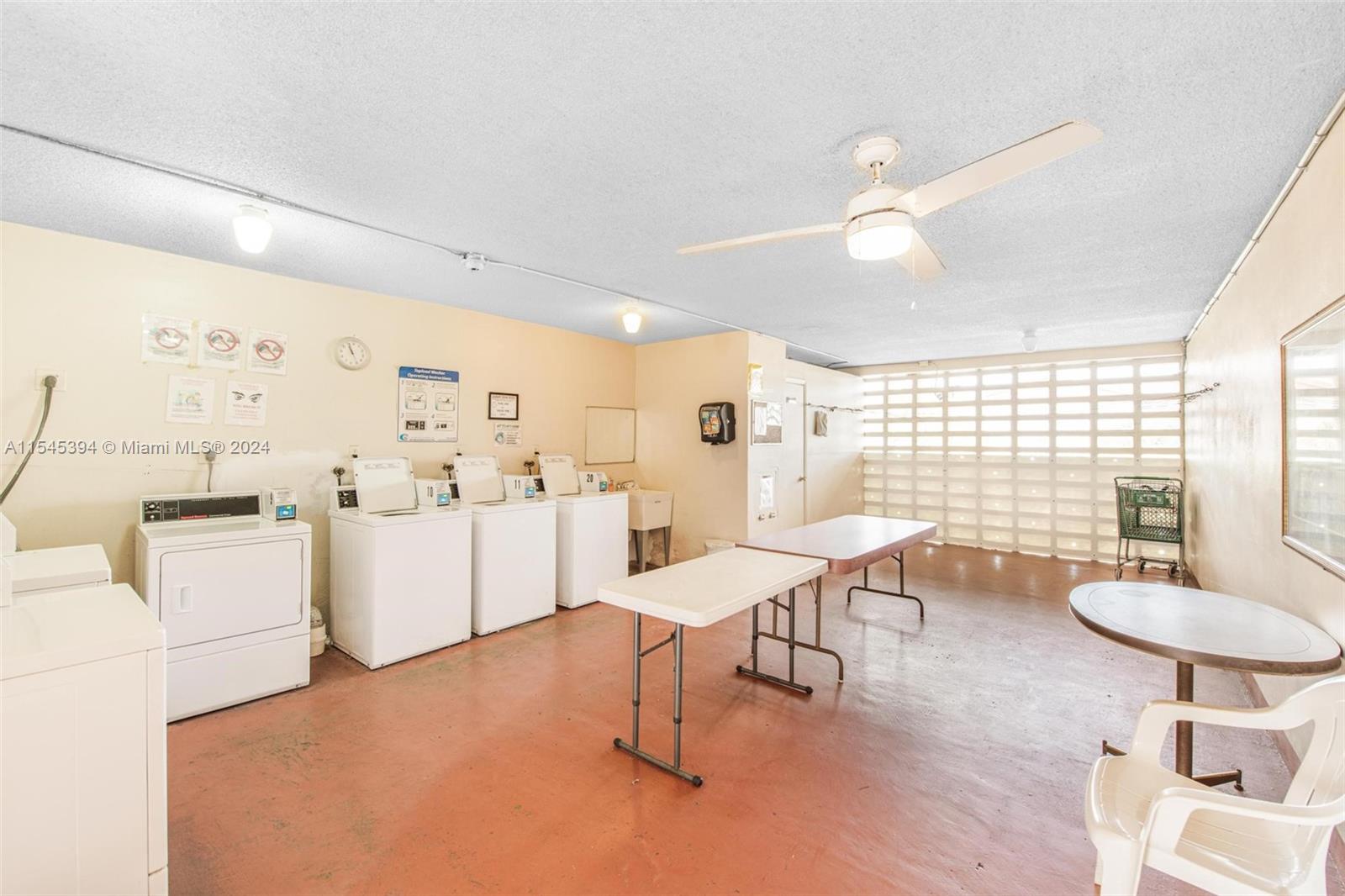 5300 Washington St D106, Hollywood, Florida 33021, 1 Bedroom Bedrooms, ,2 BathroomsBathrooms,Residentiallease,For Rent,5300 Washington St D106,A11545394