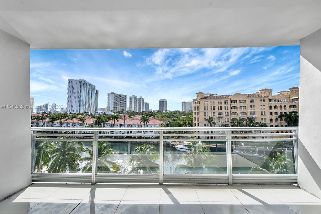 2950 188th St, Aventura, FL, 33180 United States, 1 Bedroom Bedrooms, ,2 BathroomsBathrooms,Residential,For Sale,188th St,A11545382