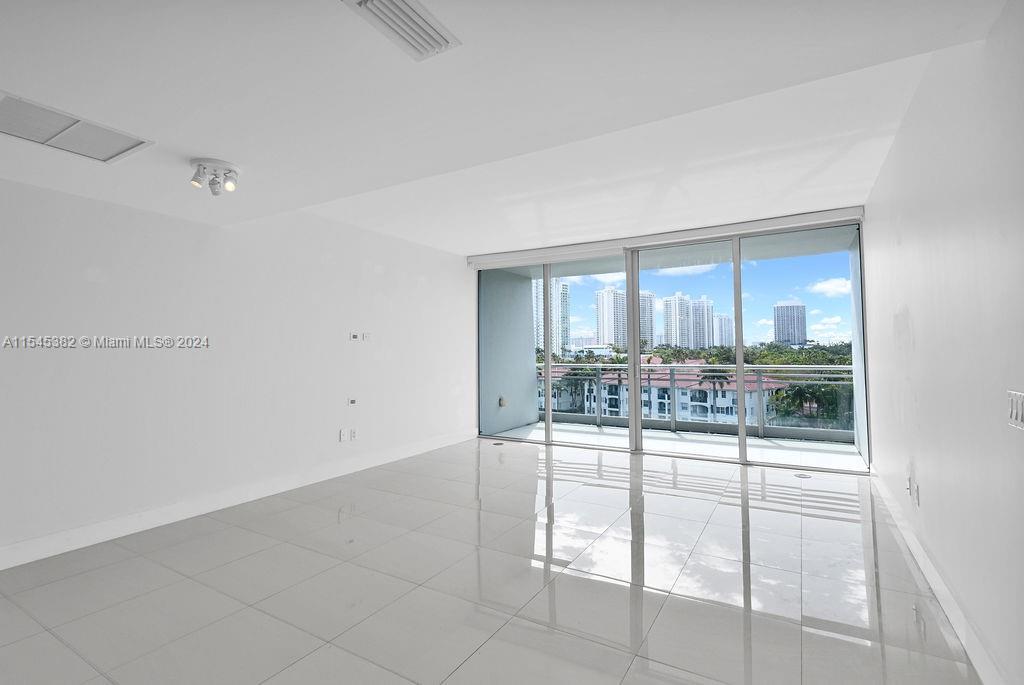 2950 188th St, Aventura, FL, 33180 United States, 1 Bedroom Bedrooms, ,2 BathroomsBathrooms,Residential,For Sale,188th St,A11545382