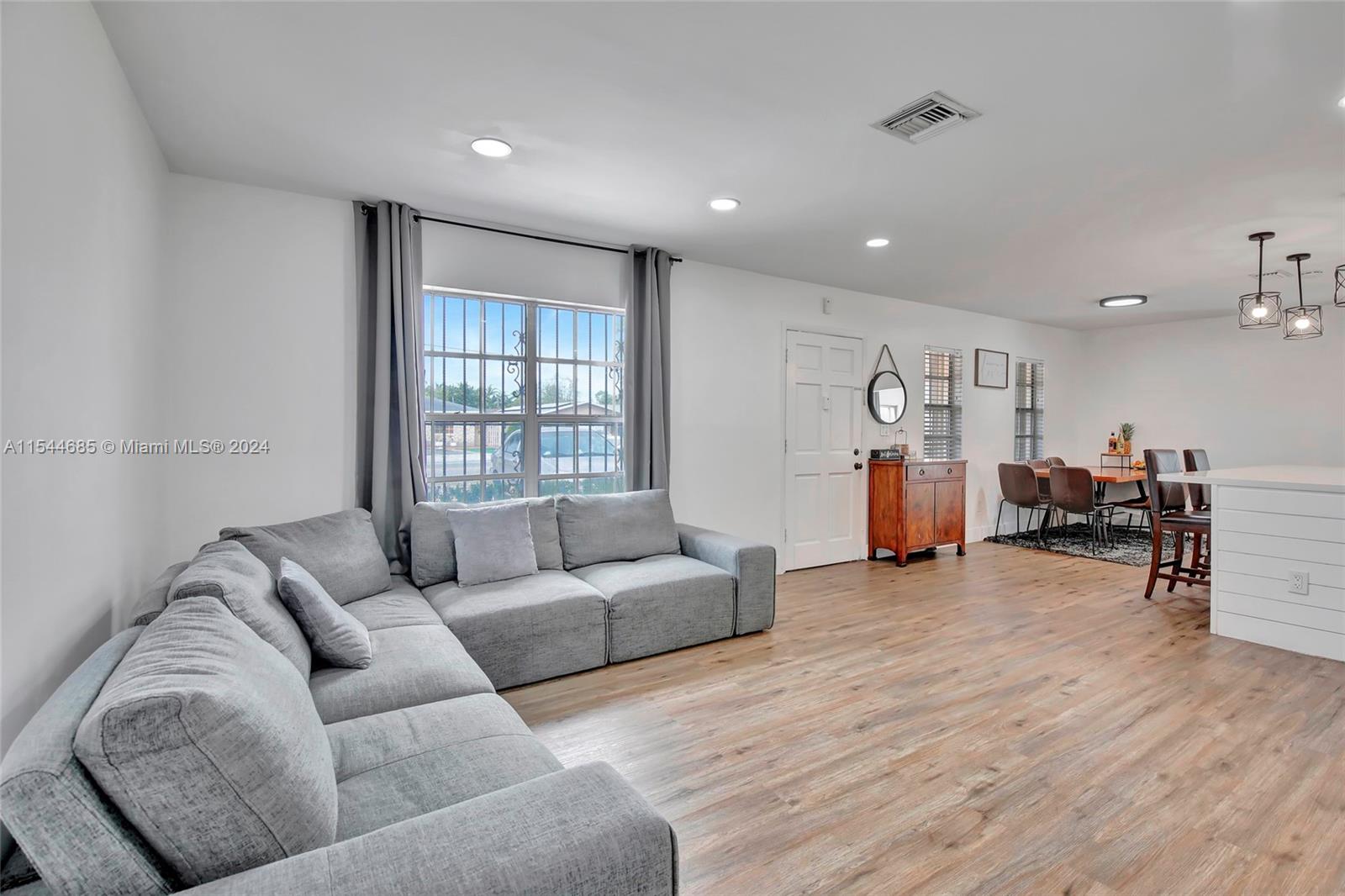 1460 Riverland Rd, Fort Lauderdale, FL 33312, 4 Bedrooms Bedrooms, ,2 BathroomsBathrooms,Residential,For Sale,Riverland Rd,A11544685