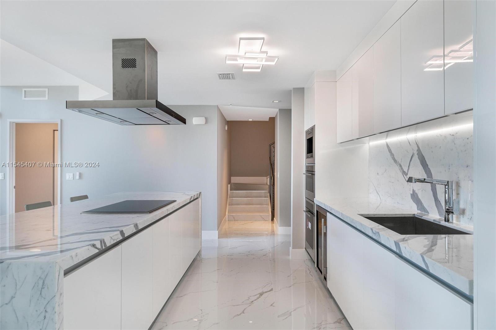 330 Sunny Isles Blvd, Sunny Isles Beach, FL, 33160 United States, 3 Bedrooms Bedrooms, ,4 BathroomsBathrooms,Residential,For Sale,Sunny Isles Blvd,A11545407