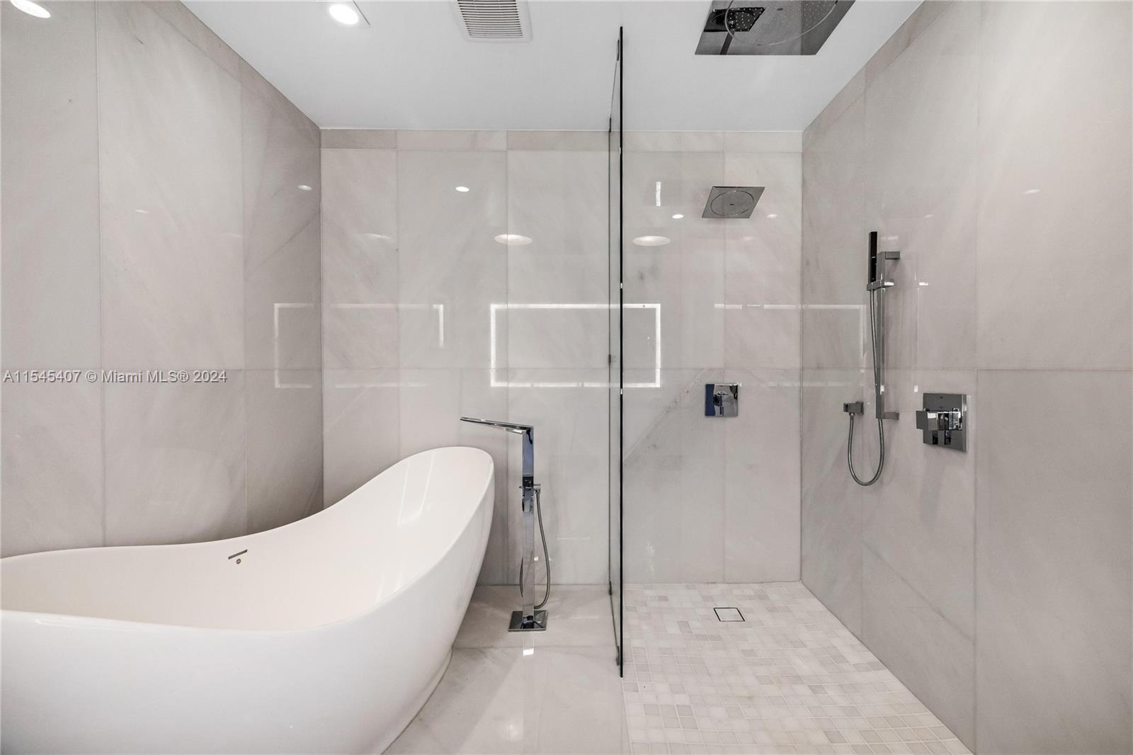 330 Sunny Isles Blvd, Sunny Isles Beach, FL, 33160 United States, 3 Bedrooms Bedrooms, ,4 BathroomsBathrooms,Residential,For Sale,Sunny Isles Blvd,A11545407