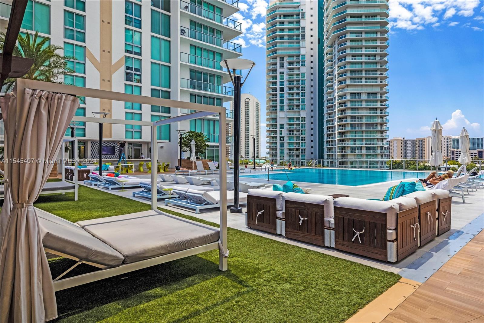 330 Sunny Isles Blvd, Sunny Isles Beach, FL, 33160 United States, 3 Bedrooms Bedrooms, ,4 BathroomsBathrooms,Residential,For Sale,Sunny Isles Blvd,A11545407